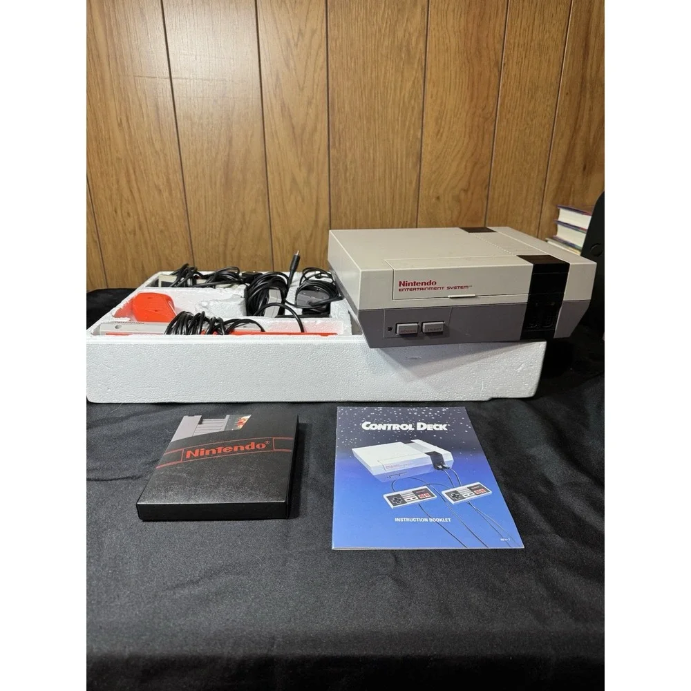 Nintendo Entertainment System NES Action Set New Open Box✅ 1985-1993‎
